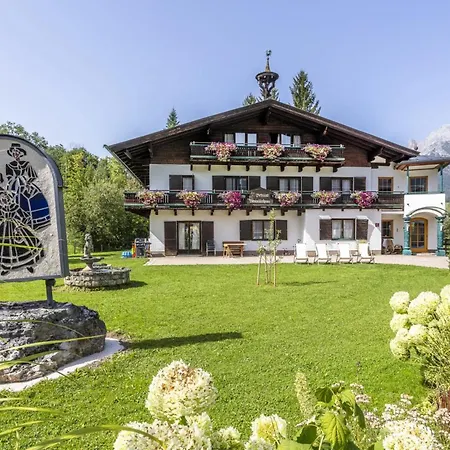 Dreimaederlhaus * Maria Alm am Steinernen Meer